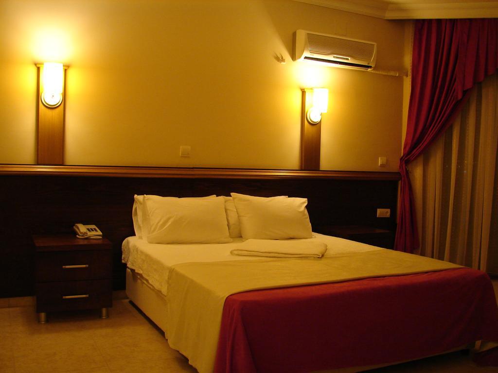 Gumus Hotel Arsuz Exterior foto