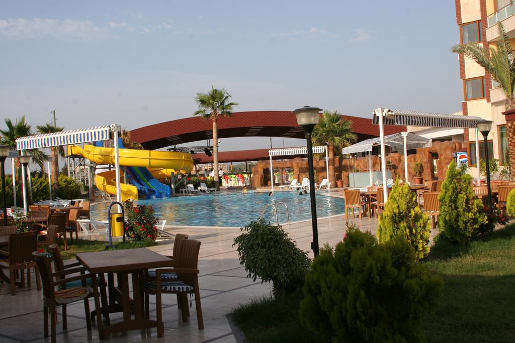 Gumus Hotel Arsuz Exterior foto