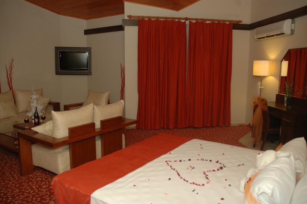 Gumus Hotel Arsuz Exterior foto